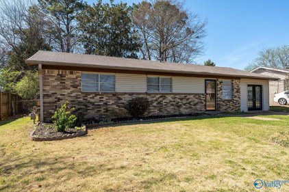 2407 Yorkshire Drive Sw, Huntsville