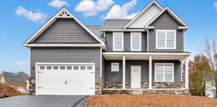2421 Pikeside Dr, Greencastle