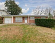 122 Canary  Lane, St Charles image