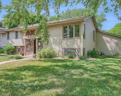 6320 Squire Drive NE, Fridley
