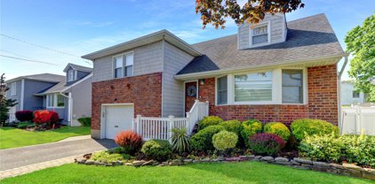782 Washington Street, Baldwin