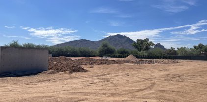 6637 E Lincoln Drive, Paradise Valley