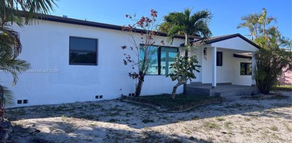 270 W 57th St, Hialeah