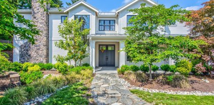 801 80th Ave NE, Medina