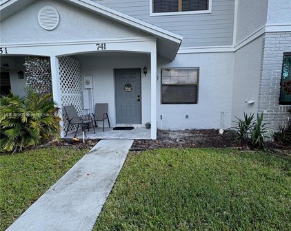 741 Nw 105th Ter, Pembroke Pines