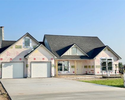 914 Angus Trail, Angleton