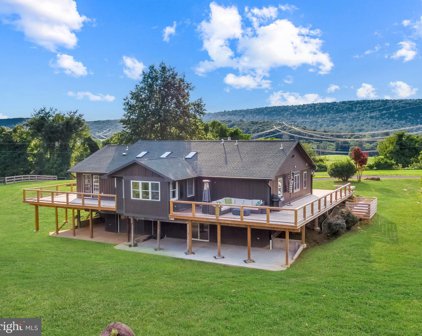 11990 Harpers Ferry Rd, Purcellville