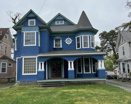 90 Shrewsbury Avenue, Red Bank