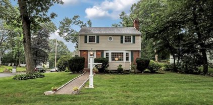 25 Coronation Dr, Dedham