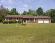 18342 Wakefield Road, Southampton - North image