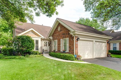 2176 N Lake Shore Circle, Arlington Heights