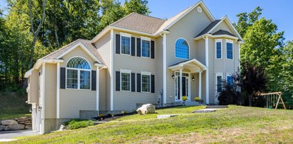 27 Senter Farm Rd, Hudson