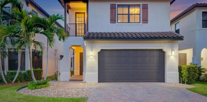 3285 W 95th Ter, Hialeah