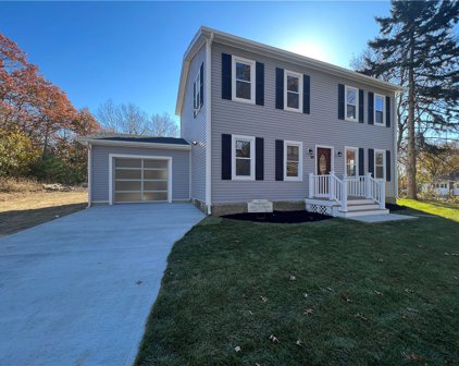 90 Pine Hill Avenue, Johnston