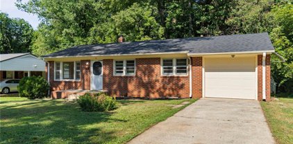 9 Hawthorne Lane, Lexington