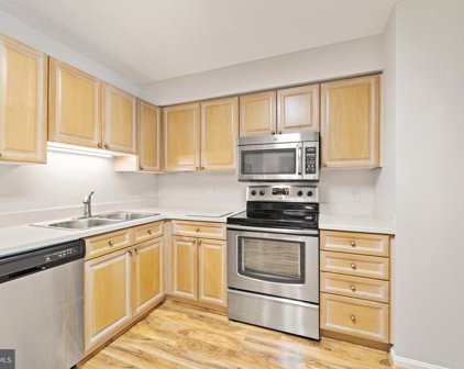 19385 Cypress Ridge Ter Unit #222, Leesburg