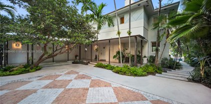 6165 Pine Tree Dr, Miami Beach