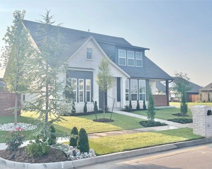 2000 Aminas Way, Yukon