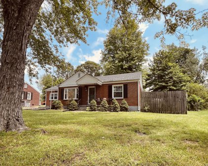 218 E Meadow Cir, Clarksville