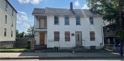 726 Lonsdale Avenue, Central Falls