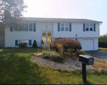 4 Polly Drive, North Providence