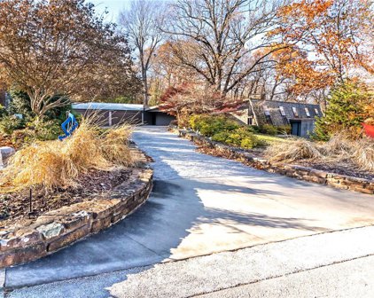 1011 N Tanglebriar Lane, Fayetteville