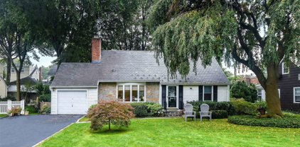 26 Bogart Avenue, Port Washington