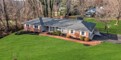 2 Navaho Way, Middletown