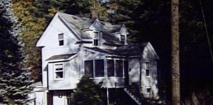 225 Main Street, Wayland