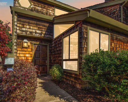 806 Harbor Rd, Alameda
