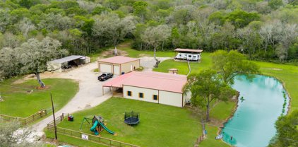 385 County Road 728b, Sweeny