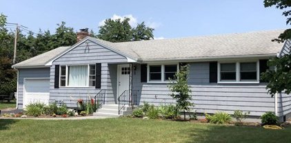 1 Spring Ln, Hopkinton