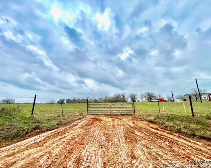 1898 County Road 302, Floresville