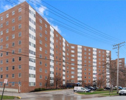 11850 Edgewater Drive Unit 122, Lakewood