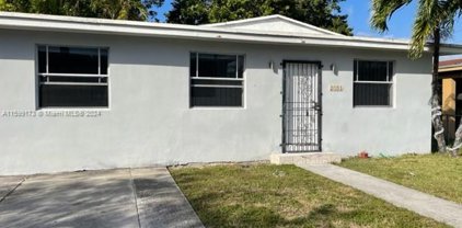 2031 Nw 68 St, Miami