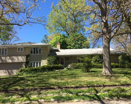 875 Private Road, Winnetka