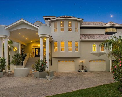608 Columbus Drive, Tierra Verde