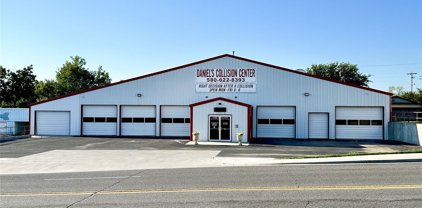 1515 W Broadway, Sulphur