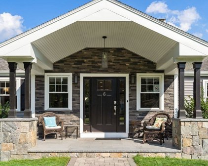 6 Dix Road, Woburn
