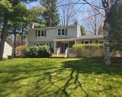 19 Summit Circle, Shelburne