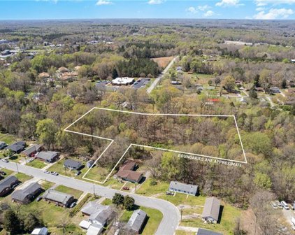 811 Douglas Drive, Thomasville