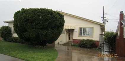 1035 Begonia Dr, Alameda