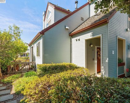 9 Eclipse Ct, Alameda