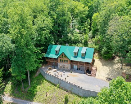 985 Old Cades Cove Rd, Townsend