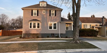 3827 Hollywood Avenue, Brookfield