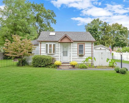 540 Annette Avenue, Smithtown