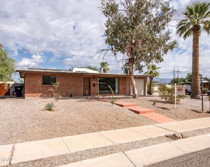 1726 W Calle Tranquila, Tucson
