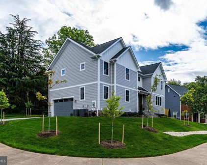 7405 Storm Ct, Falls Church