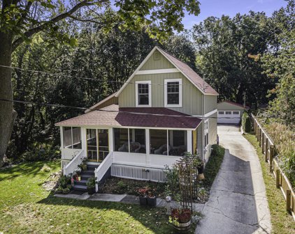 1130 South Shore Drive, Holland