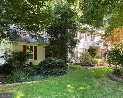 8236 Honeysuckle Rd, Manassas